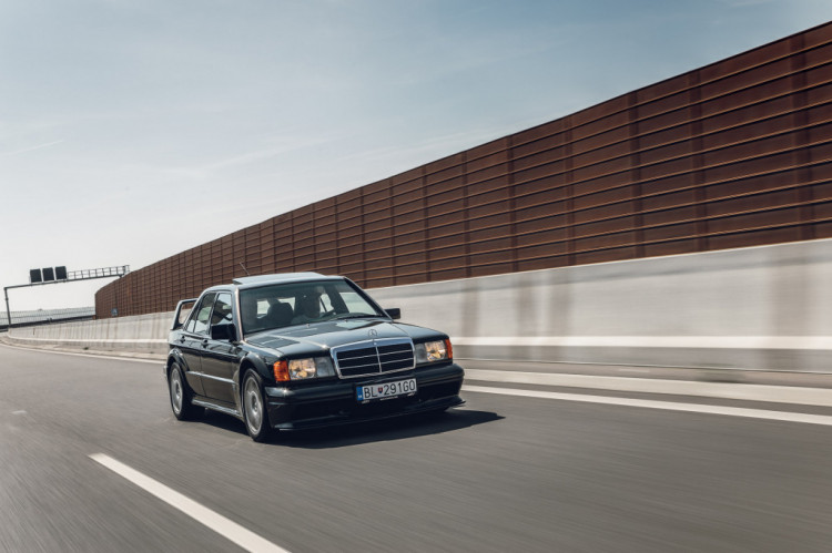 Mercedes-Benz 190 E 2.5-16 Evolution II – Legendárny Super-Benz má Kristove roky a charizmu na rozdávanie