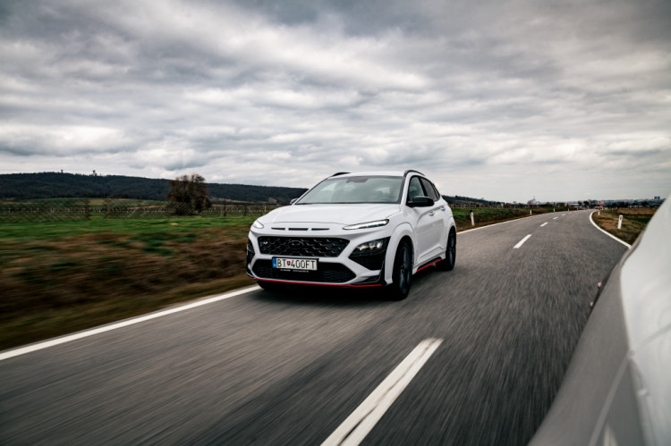 Hyundai N sa s benzínovými modelmi lúči rekordnými predajmi