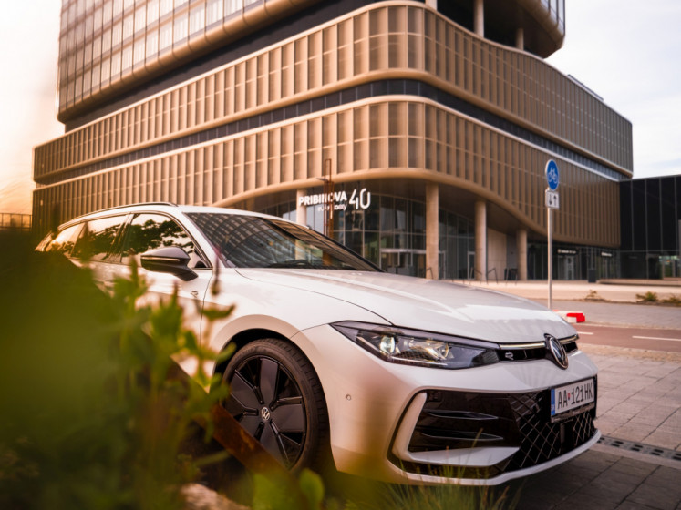Volkswagen Passat Variant R-Line 2,0 TDI – Tisíc dvesto kilometrov na jednu nádrž