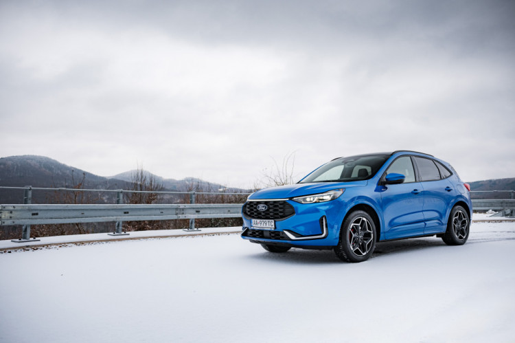 Ford Kuga 2,5 Duratec HEV AWD – Do Tatier aj k Dunaju