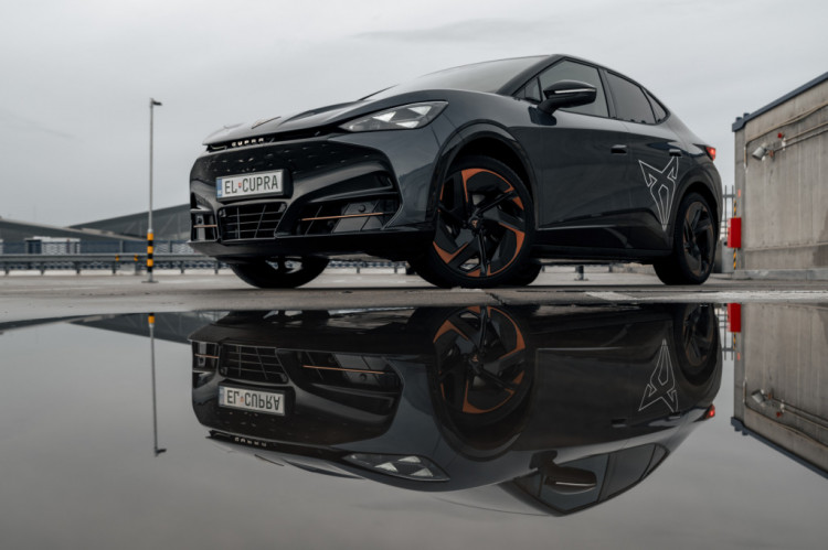 CUPRA Tavascan VZ ADRENALINE 4Drive – Stávka na istotu?