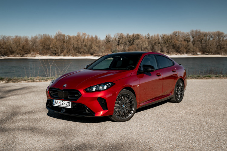 BMW M235 xDrive Gran Coupé – Oheň na streche