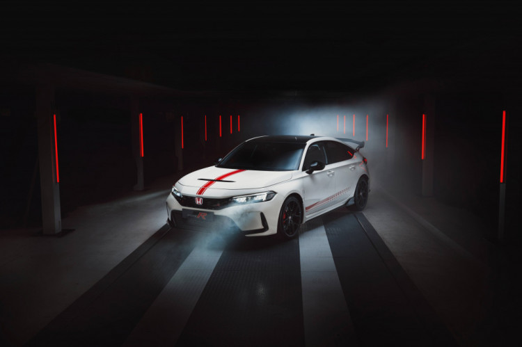 Honda Civic Type R Ultimate Edition – Keep revving, final call!