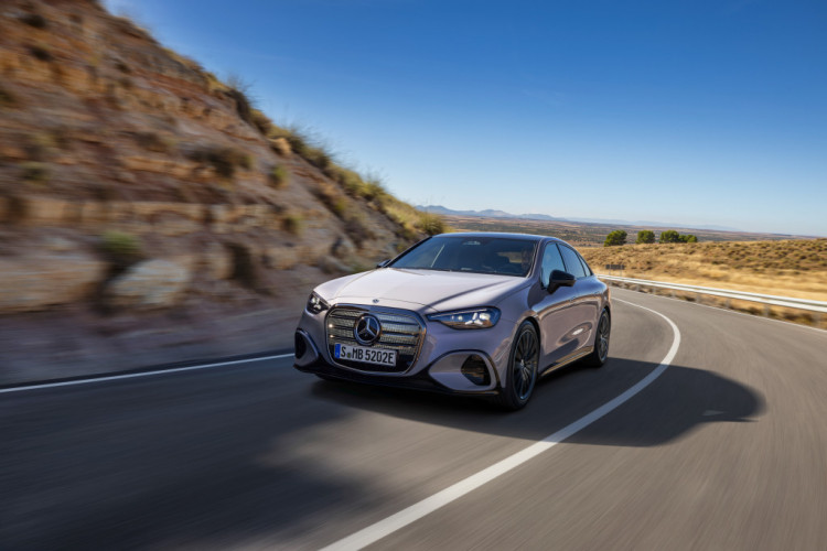 Mercedes-Benz C 400 4MATIC – Úplne nová elektrická Trieda C