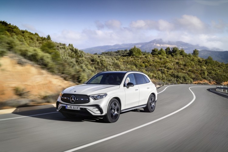 Mercedes-Benz GLC – Dynamickejšia, priestrannejšia a plne elektrifikovaná