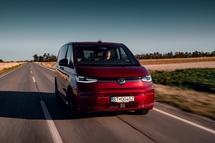 Volkswagen Multivan Life 2,0 TSI Long – Teória autobusu