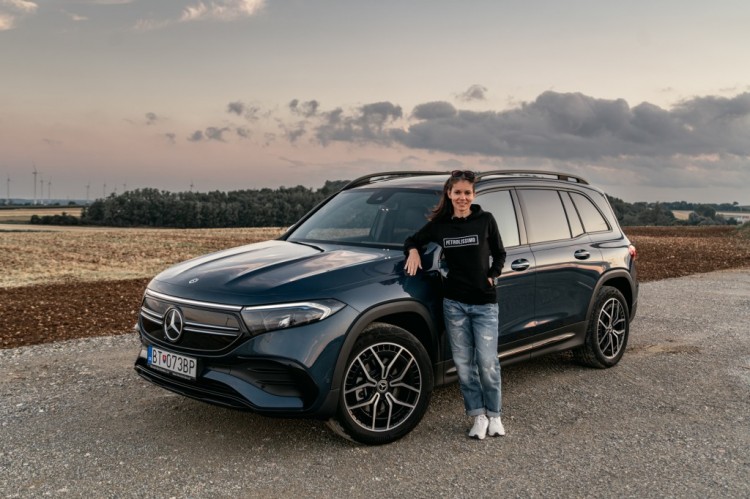 Mercedes EQB 350 4MATIC – Tichý spoločník
