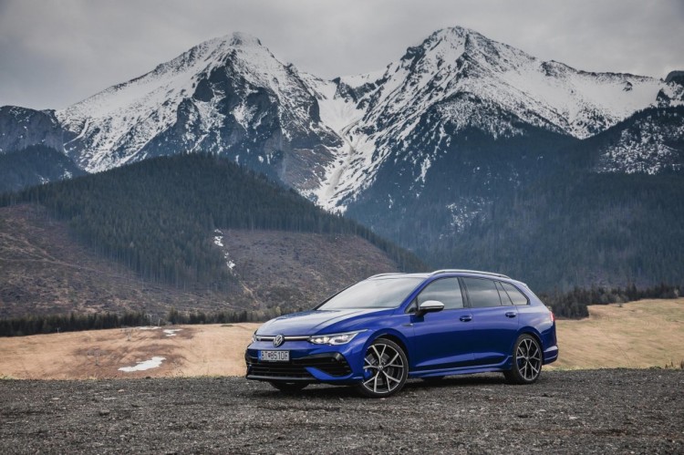 Volkswagen Golf R Variant - Tri životy